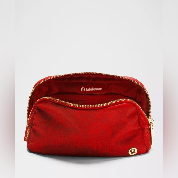 ❤️🆕 Lululemon Lunar New Year Everywhere Belt Bag - Year of the Snake Contour Red - Picture 2 of 2